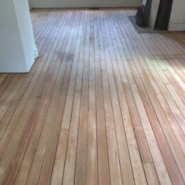Stripped fir floor to bear wood